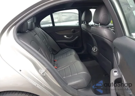 2019 Mercedes-Benz C 300 z USA, uszkodzony, nr VIN 55SWF8DB1KU283658